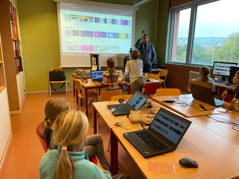 tl_files/dualingo_neu/News 2020 2021/Codeweek_3.jpg
